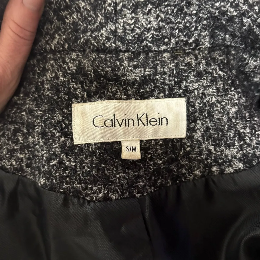 Vintage Calvin Klein woman’s wool Shaw/pancho jacket/coat small - Image 16