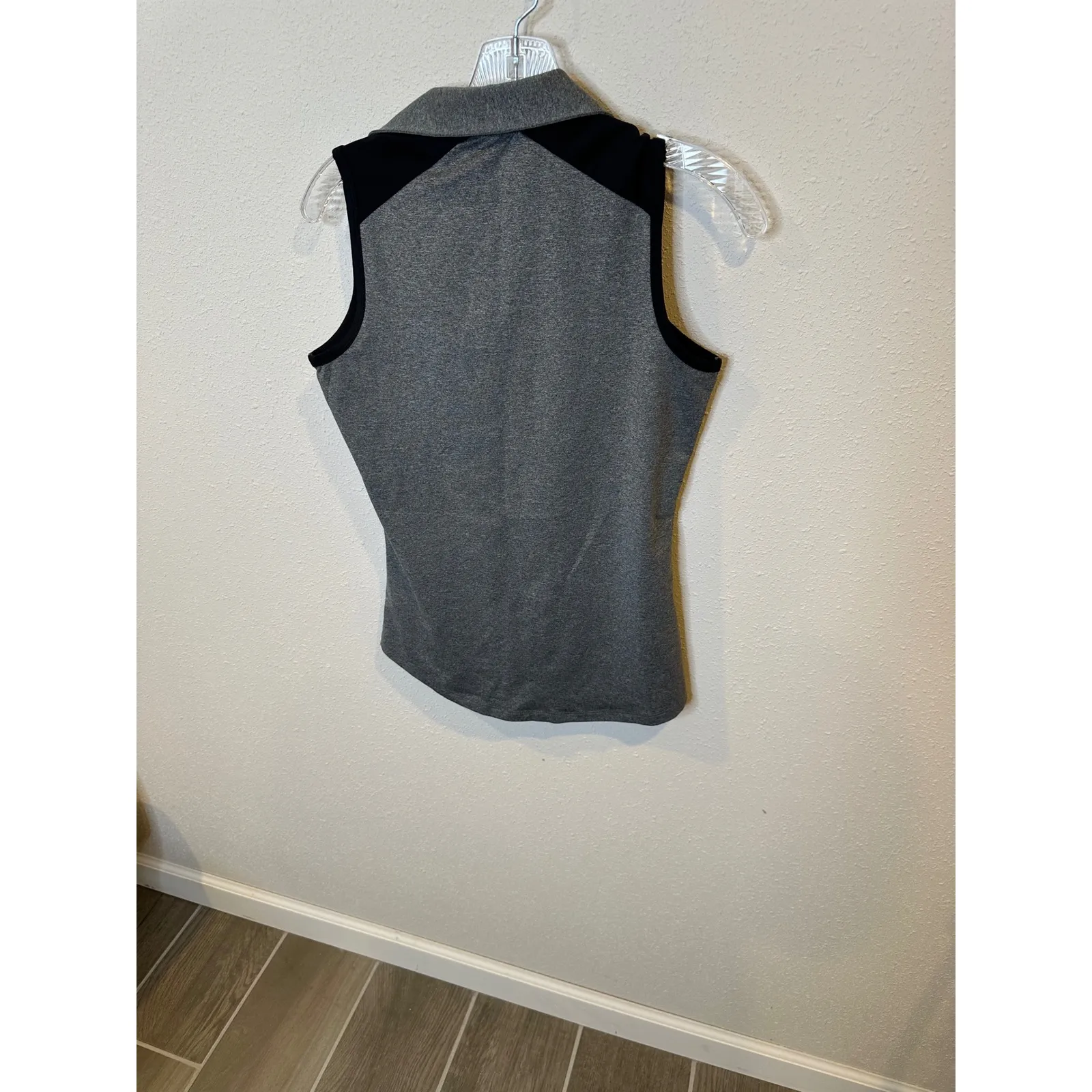 Adidas Womens Sleeveless Golf Polo Shirt Grey Black Athletic Athletic Size XS - Image 3