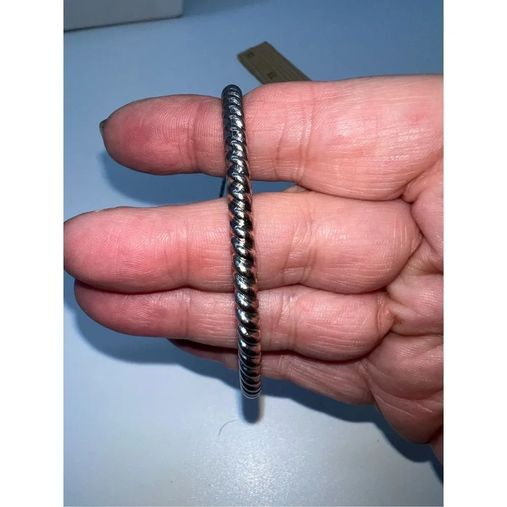 Silver Tone Twisted Pull Chain Bracelet - Image 6