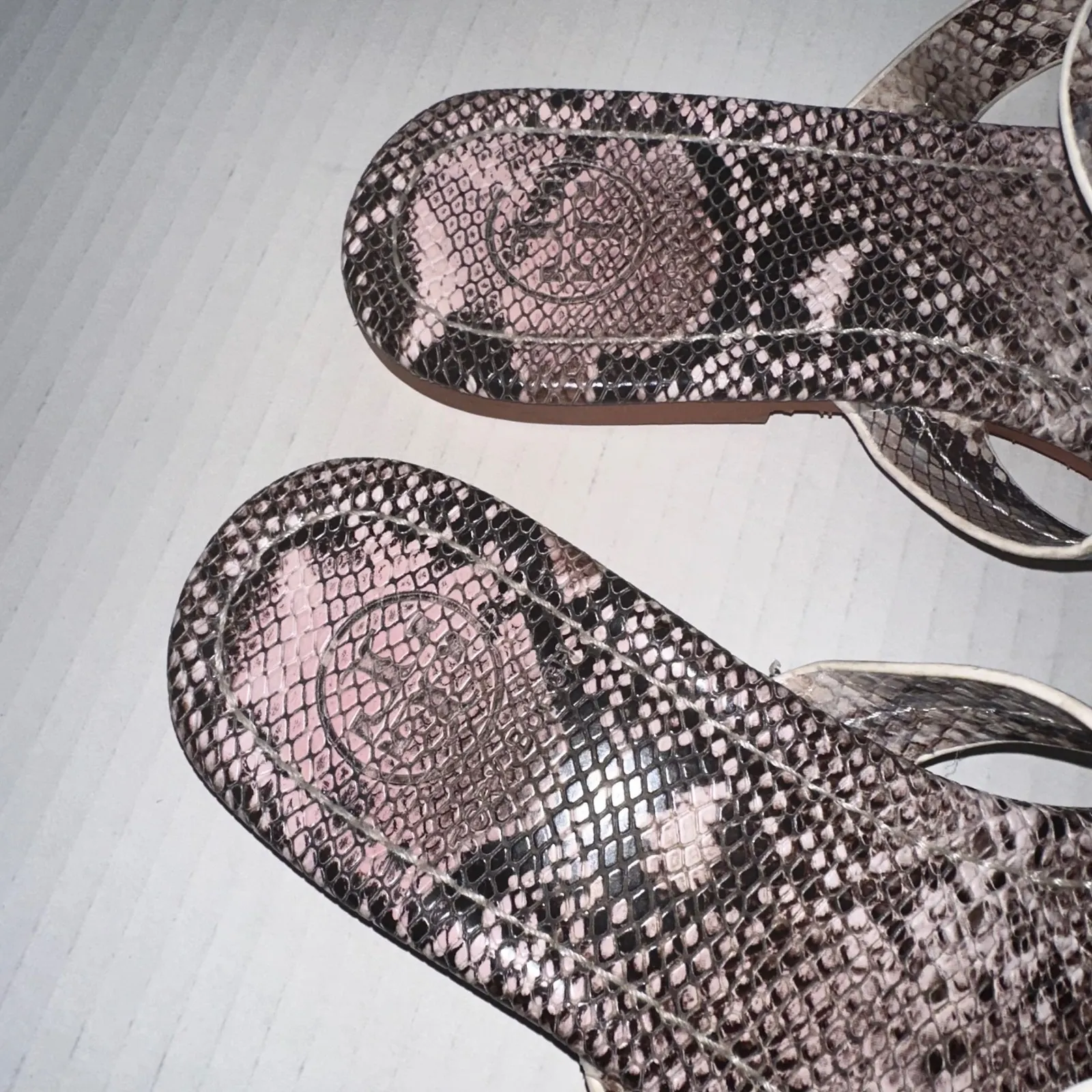 Tory Burch Miller Womens 9* Snakeskin Leather Thong Sandals Designer‎ Shoes Logo - Image 6
