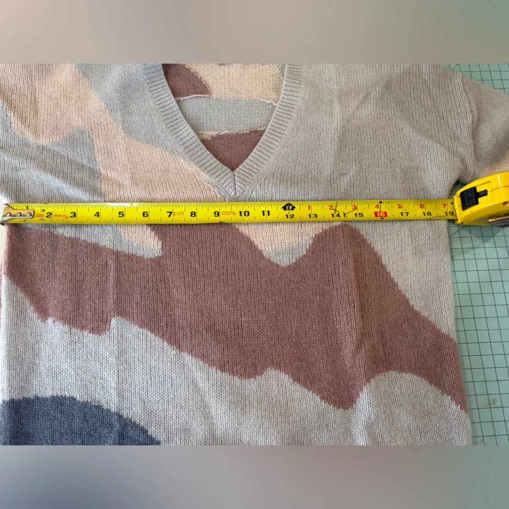 Skull Cashmere Women's Multicolor V-Neck Sweater - Image 7