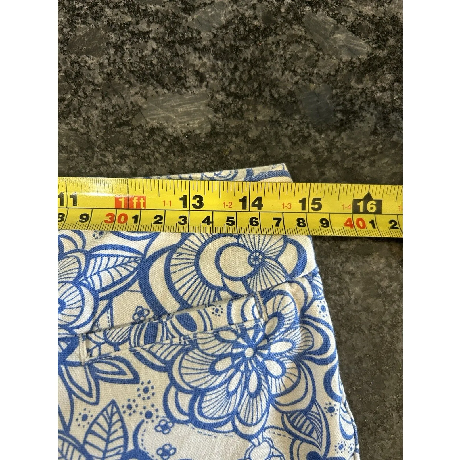 Lilly Pulitzer Size 2 Cropped Capris Pants Palm Beach Fit Blue White Floral Prep - Image 6