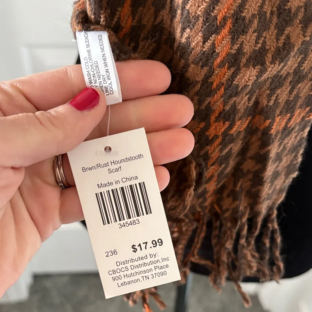 Classic Chic NWT Dark Academia Brown Houndstooth Scarf - Image 3
