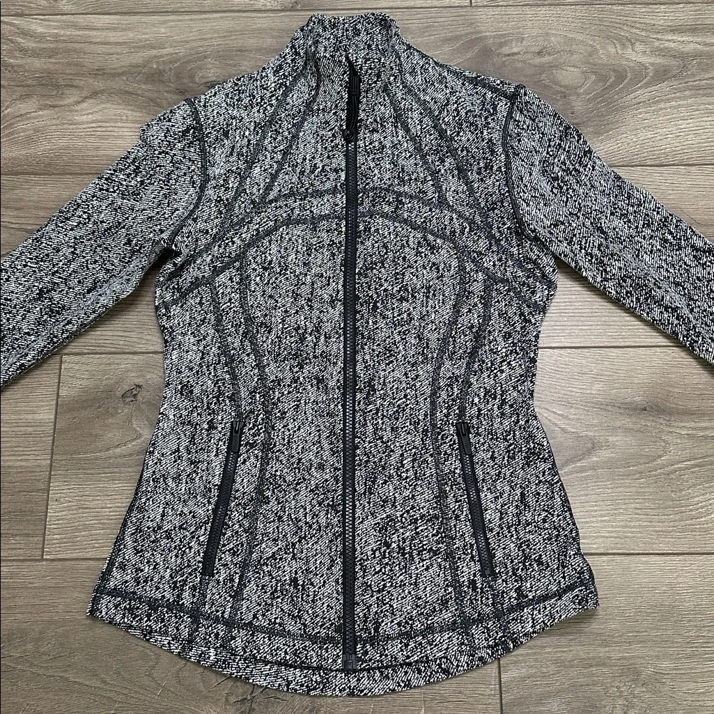 Lululemon Define Jacket Luon Thumbholes Irregular Denim Twill Black White Size 6 - Image 2