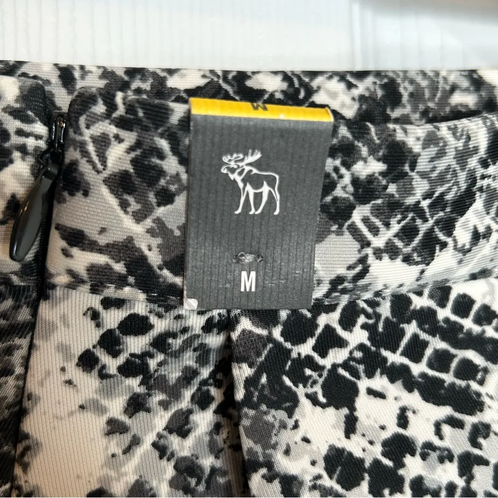 Abercrombie & Fitch Snakeskin Print Skater Skirt Size M NWT - Image 5
