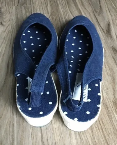 Naturalizer New fabric singleback 2” wedge Heels - Image 1