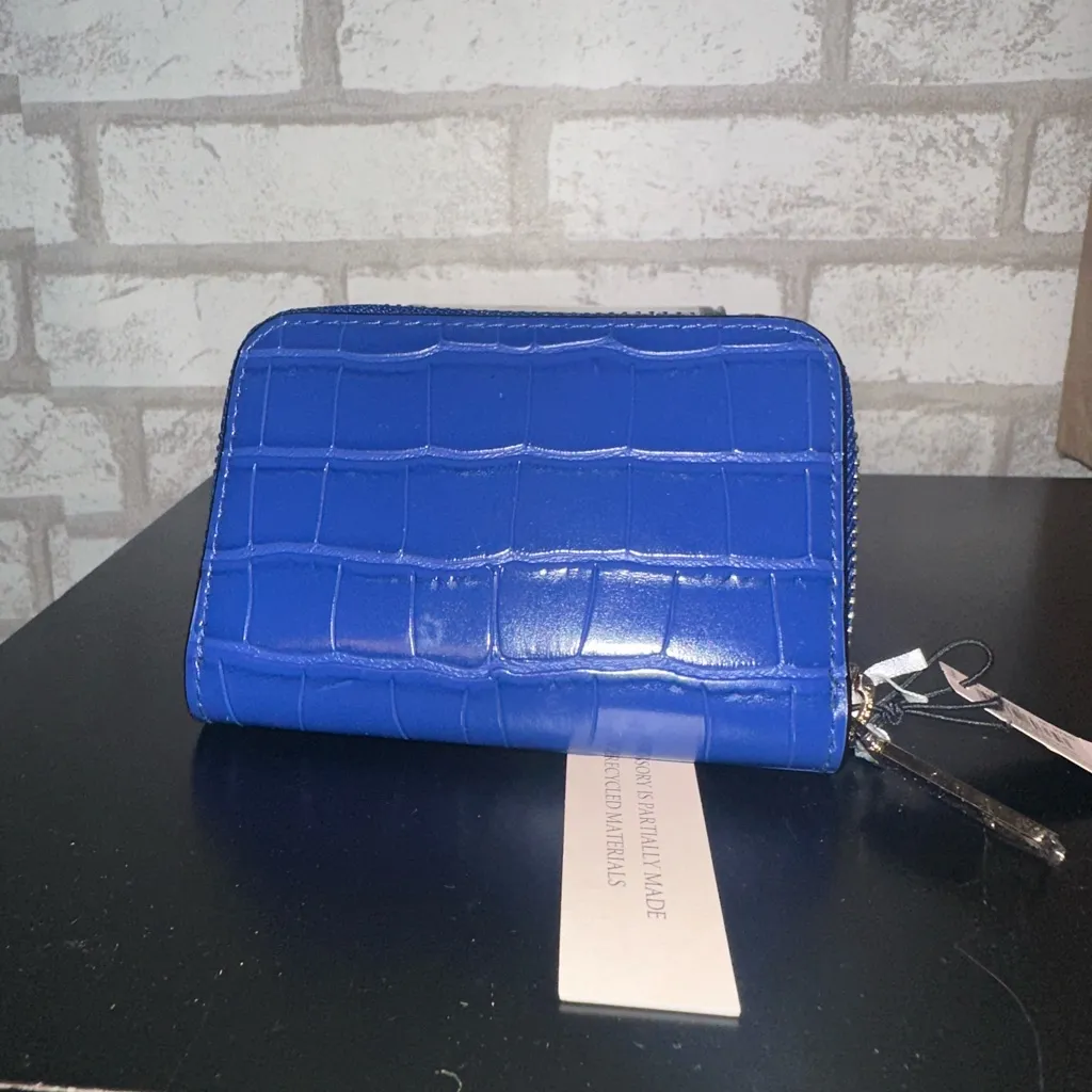 Victoria’s Secret Croc Embossed Blue Zip Wallet NWT - Image 3