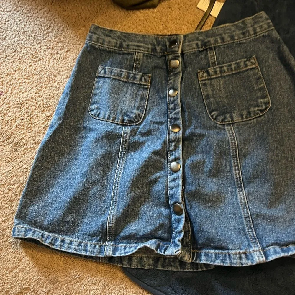 Bdg denim skirt small - Image 7