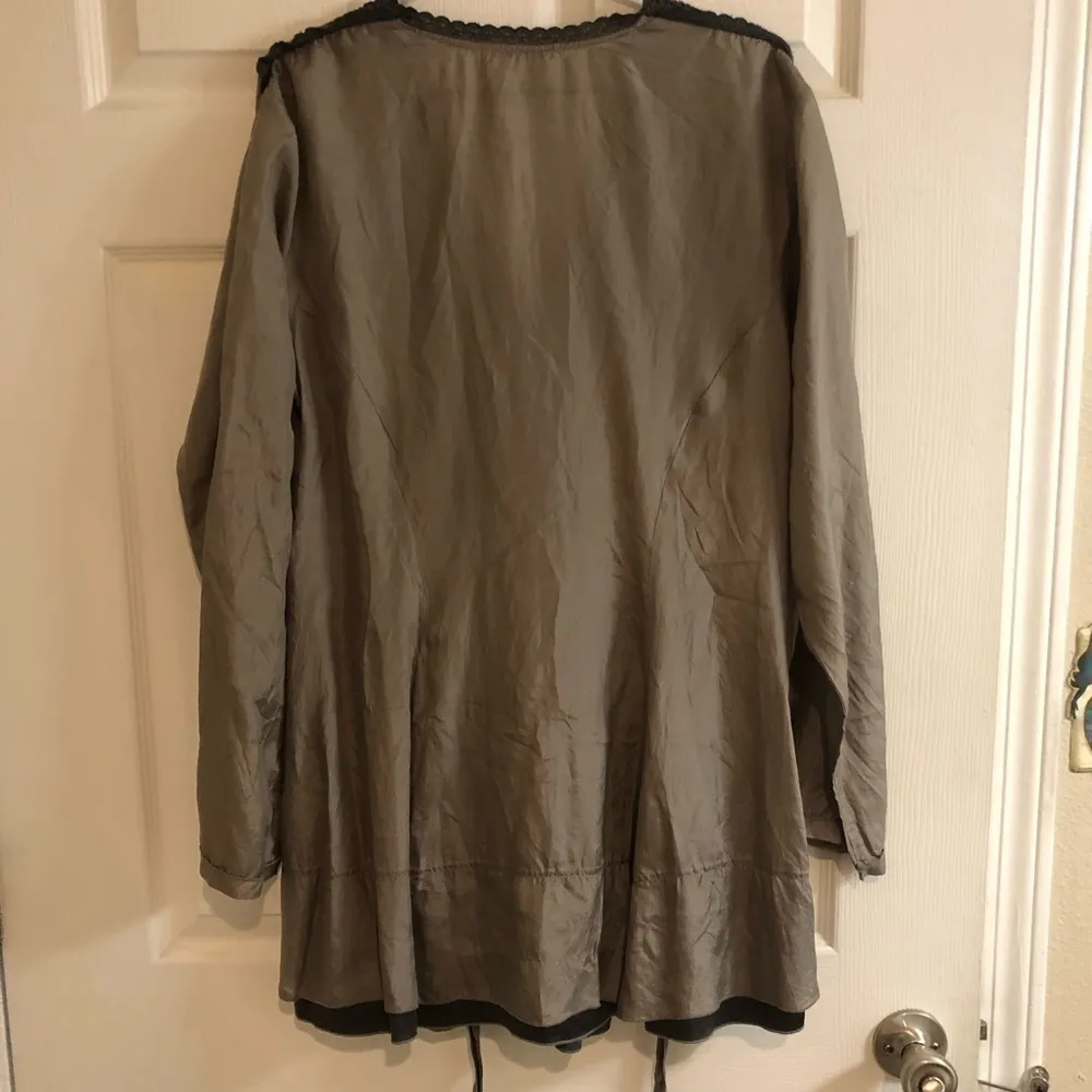 Johnny Was Size Medium 100% Silk - Image 8