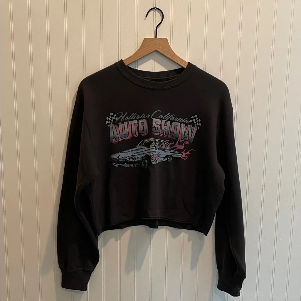 HOLLISTER California Auto Show Graphic Cropped Crewneck Sweatshirt Size S - Image 3