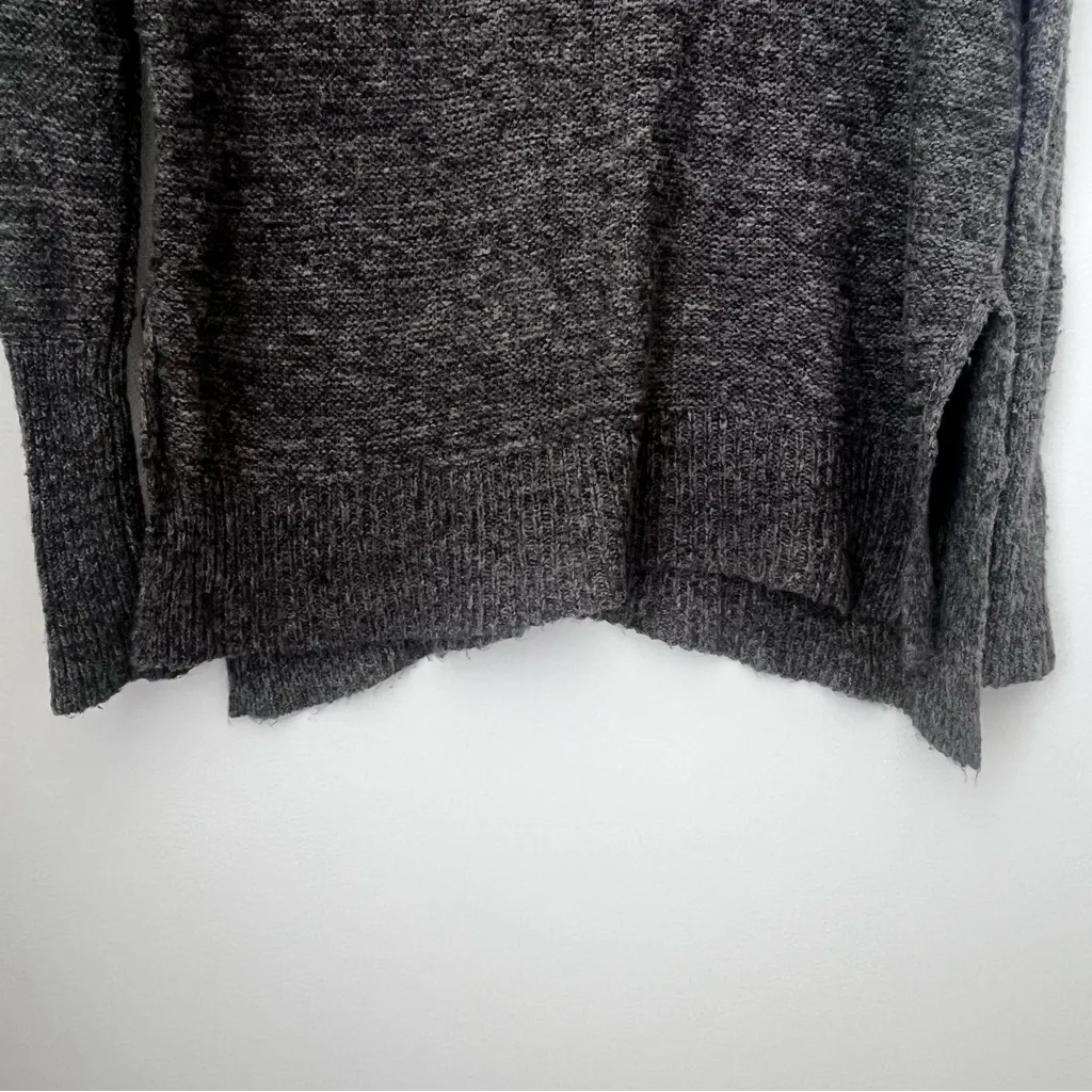 Abercrombie & Fitch Gray Knit Wool Blend V Neck Thin Sweater Size XS/S - Image 4