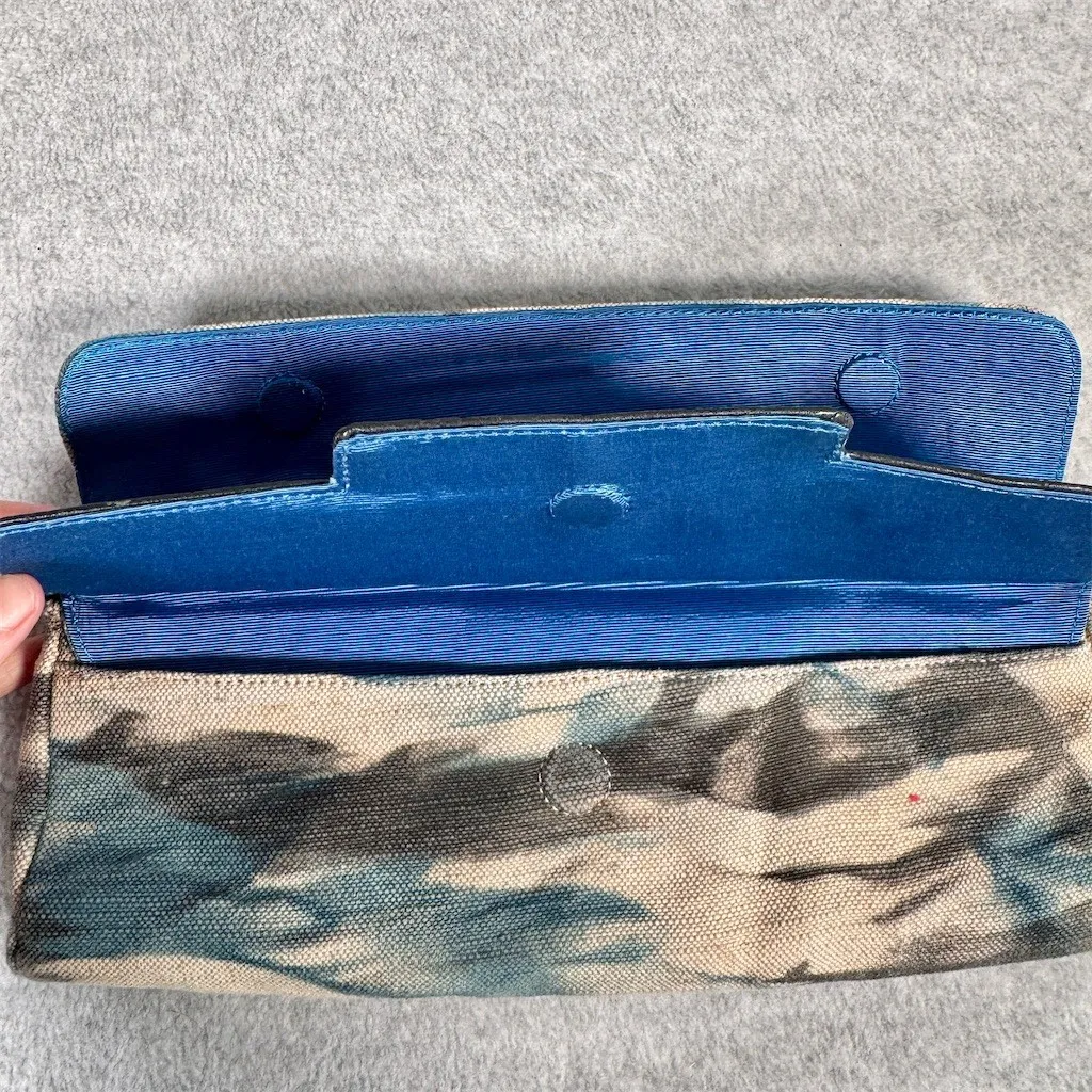 BCBGMAXAZRIA Y2K Clutch Tie-Dye Canvas and Leather - Image 9