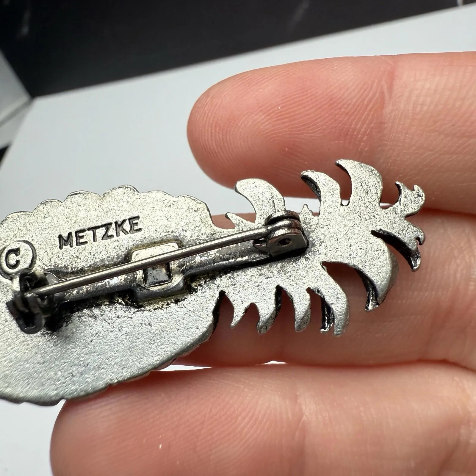 Metzke Pineapple Fruit Brooch Pin Pewter Tone Signed Silver - Image 8