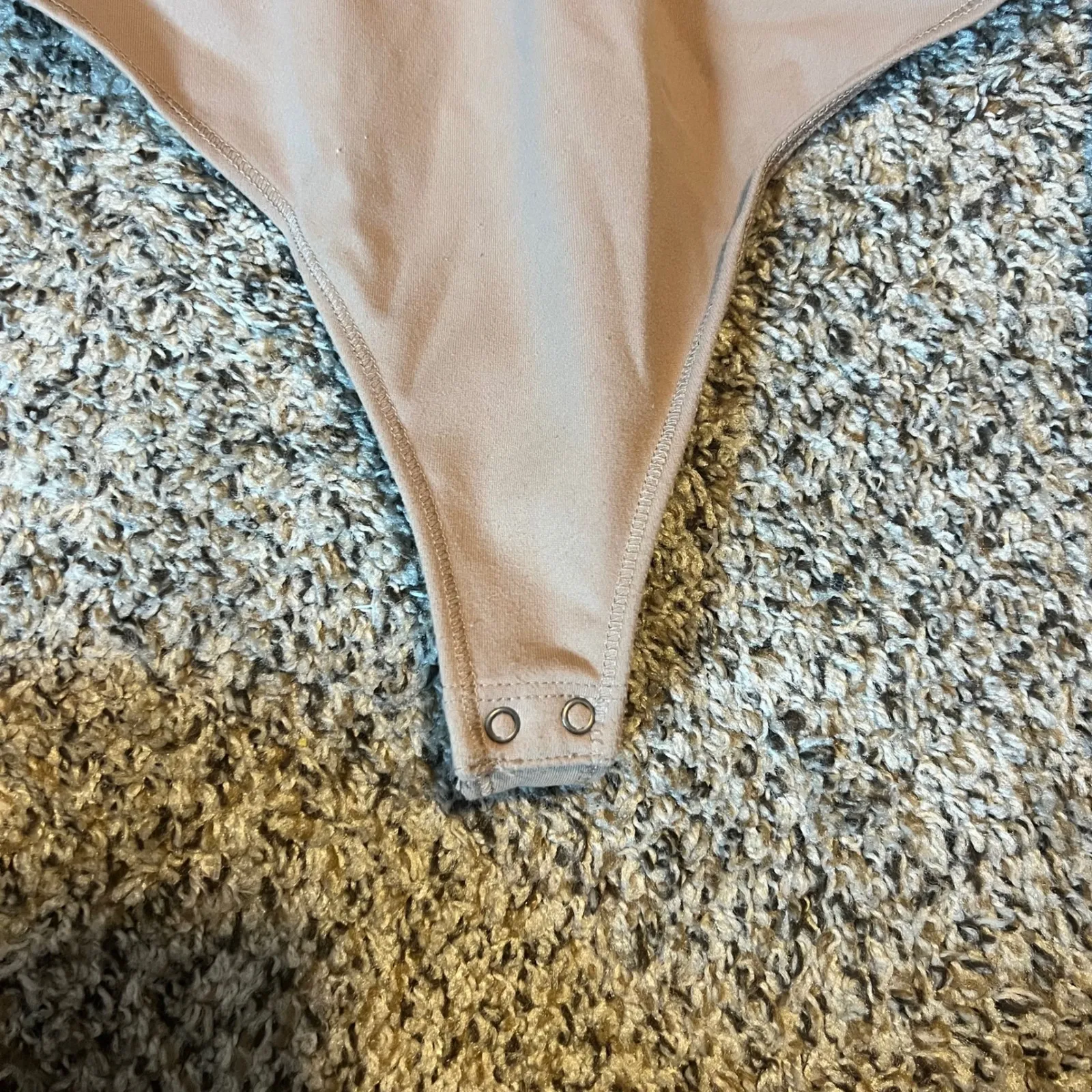 Abercrombie Fitch Long Sleeve Cutout Twist Front Bodysuit Beige Size M - Image 5