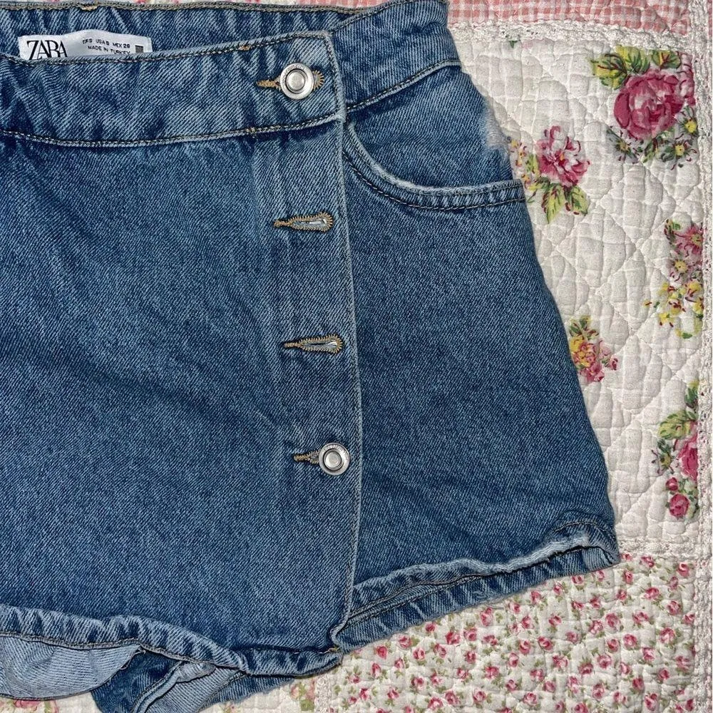 Zara Blue Denim Shorts - Image 3