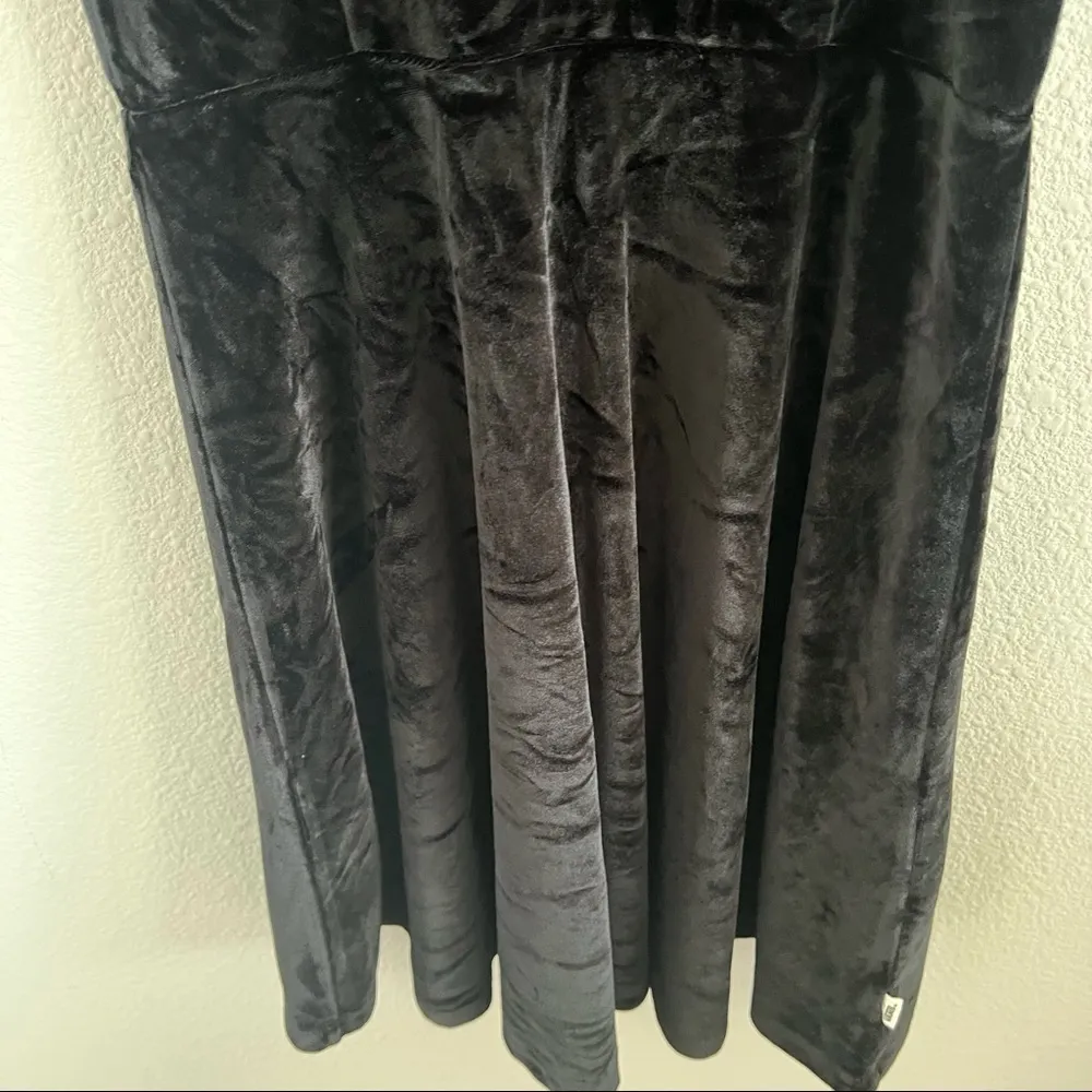 Vans Black High Neck Exposed Zipper Skater Girl Velour Dress Medium - Image 3