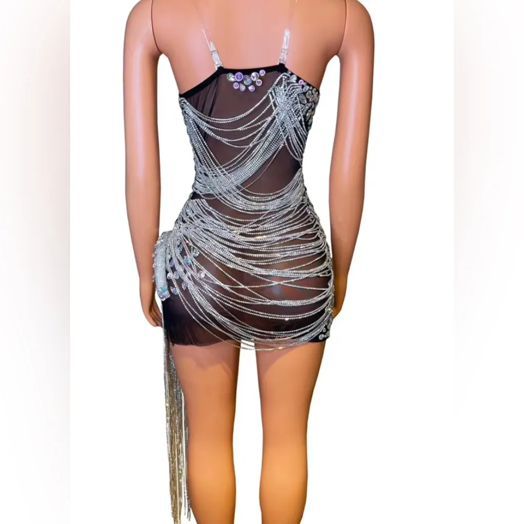 Elegant Silver and Black Evening Dress - Image 3