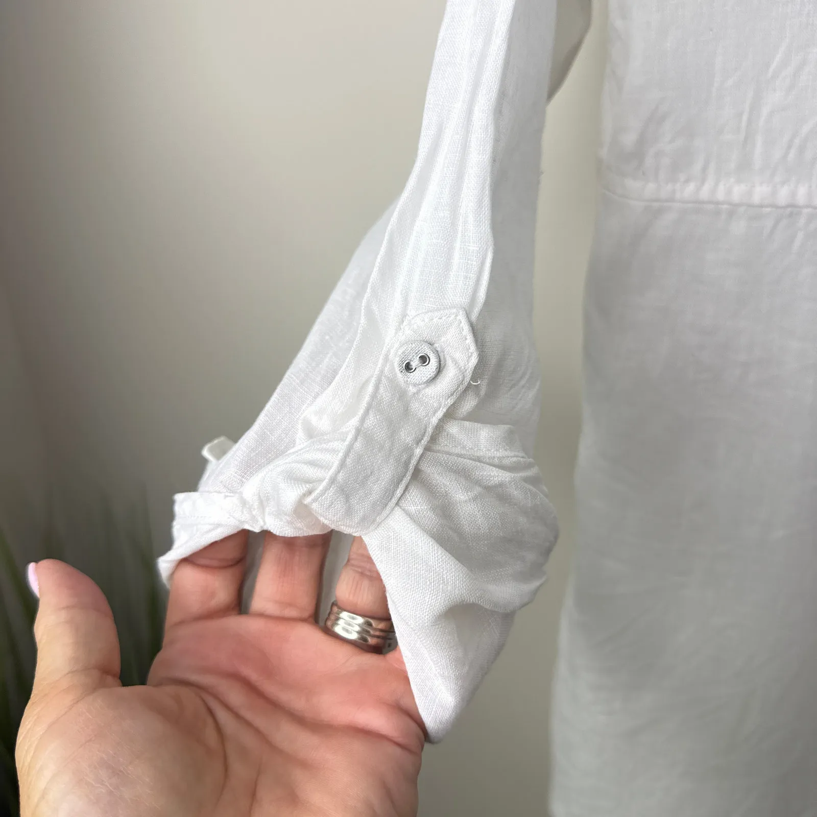 Sigrid Olsen 100% Linen White Roll-Tab Sleeve Collared V-Neck Tunic Top Small - Image 4