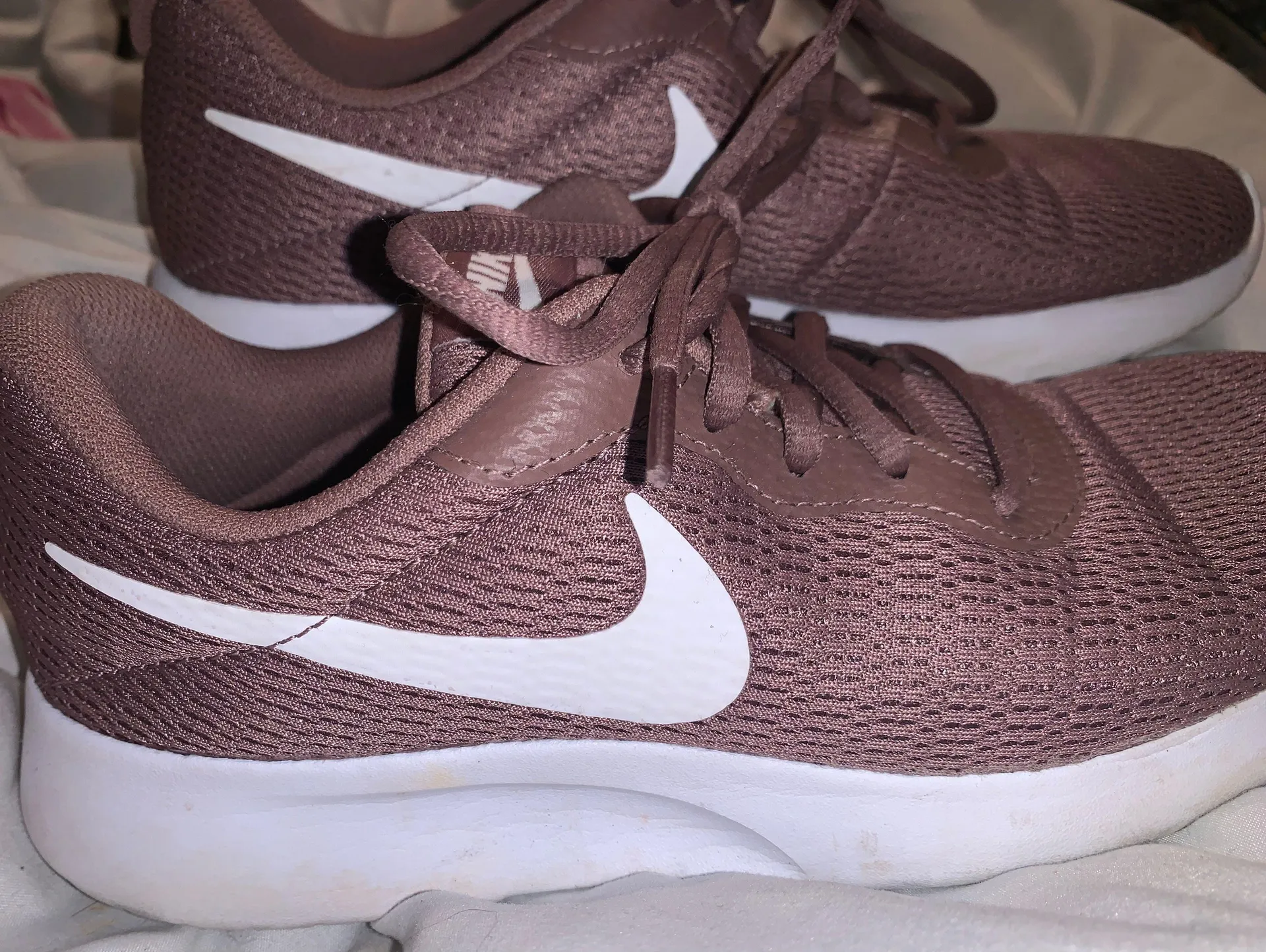 Nike Tanjun Shoes - Image 2