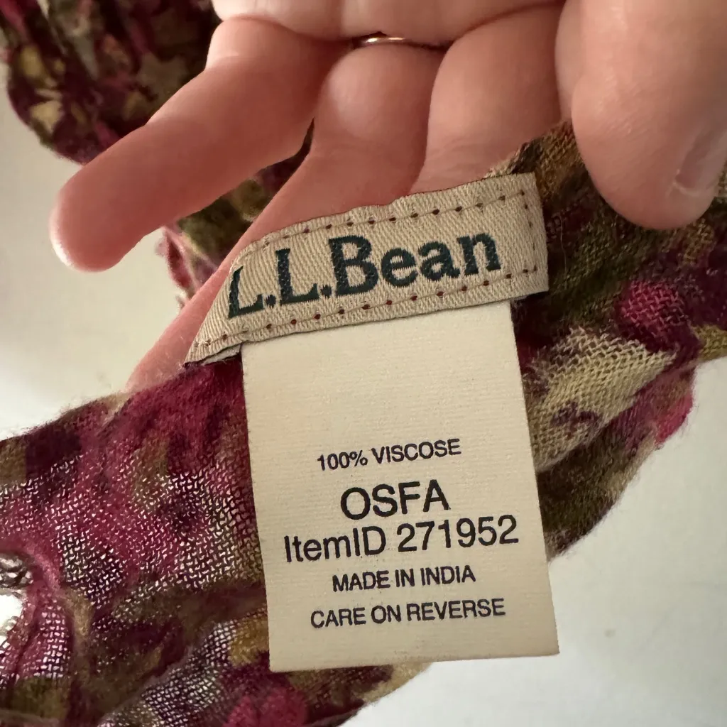 L.L. Bean Burgundy and Pink Adorable Soft Floral Scarf 100% Viscose - Image 4