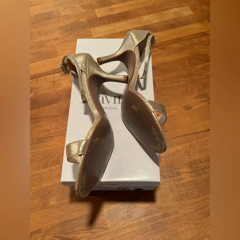David's Bridal  Gold Heels Wedding Bridesmaid Shoes Metallic 65050971 In Box - Image 6