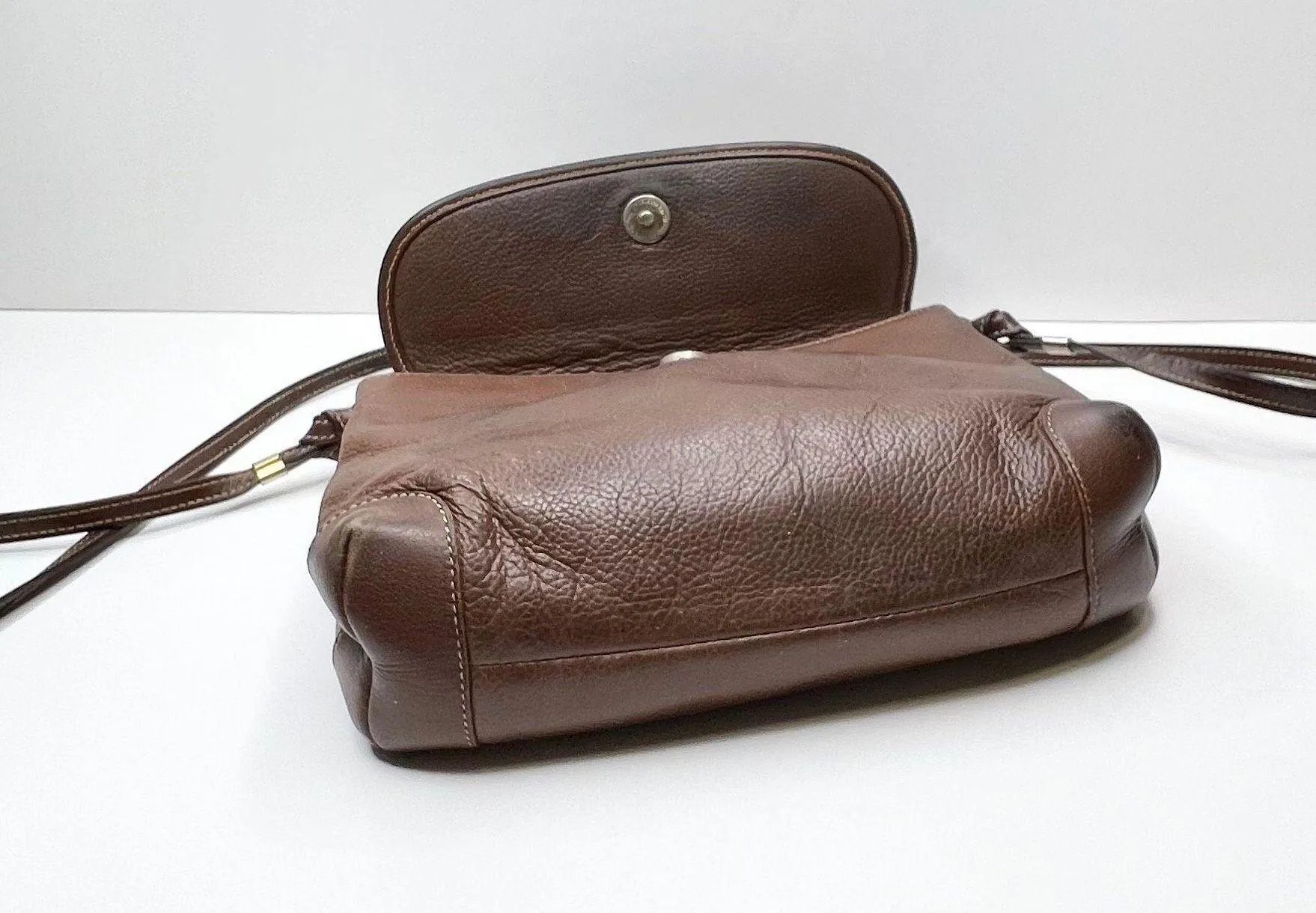 Vintage Leather Flap Crossbody Bag - Image 8