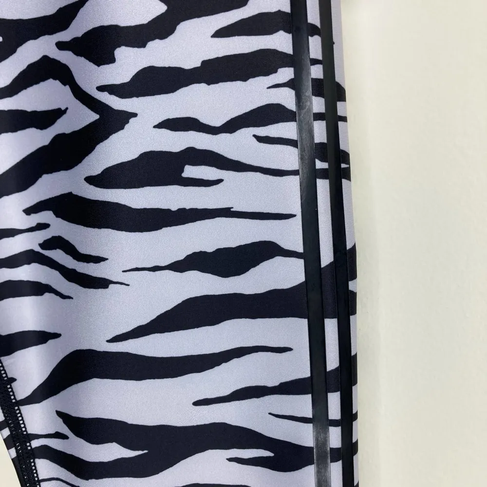 NWT Good American Zebra Activewear Legging Size Small - Image 6