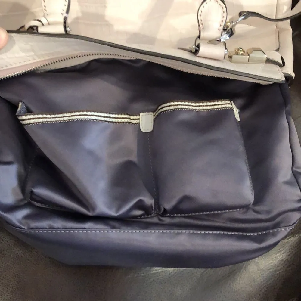 HENRI BENDEL CARLYLE Crocodile Leather Top Handle Crossbody Strap Mint Condition - Image 5