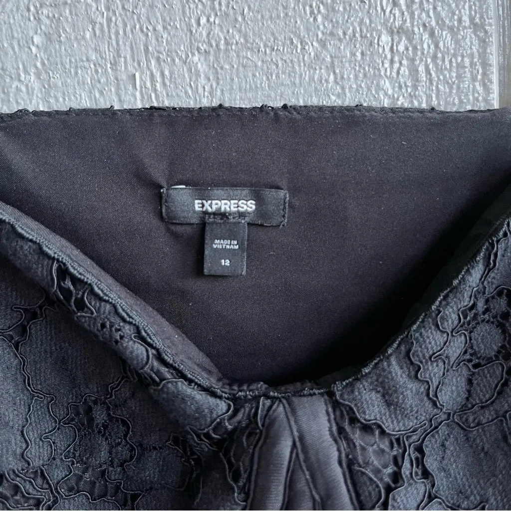 Express Cropped Corset Bustier Top Size 12 Black Lace Fairy Goth Witchy - Image 4