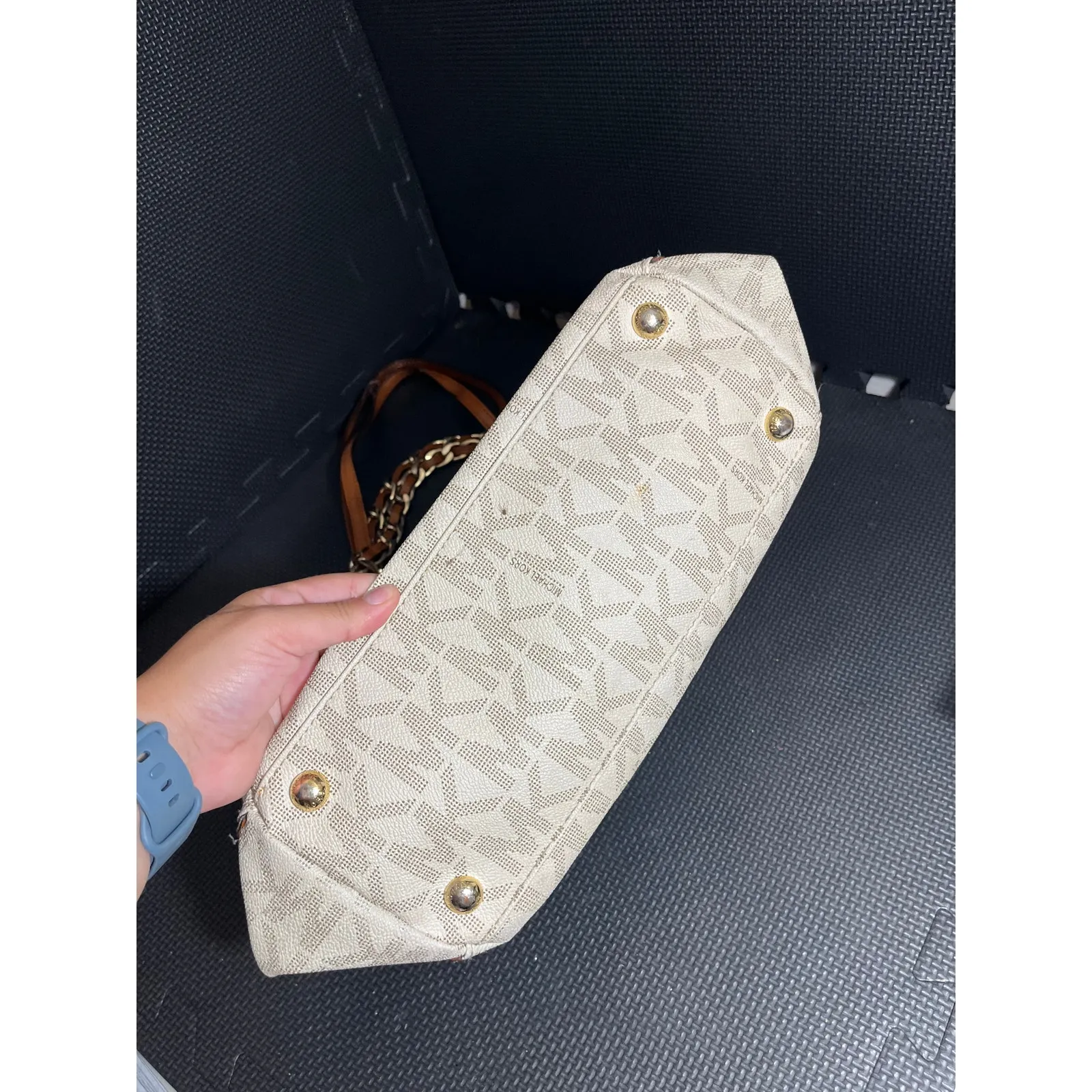 MICHAEL KORS HARPER VANILLA‎ WHITE PVC CHAIN TOTE HAND BAG PURSE Gold Trim Nice - Image 12