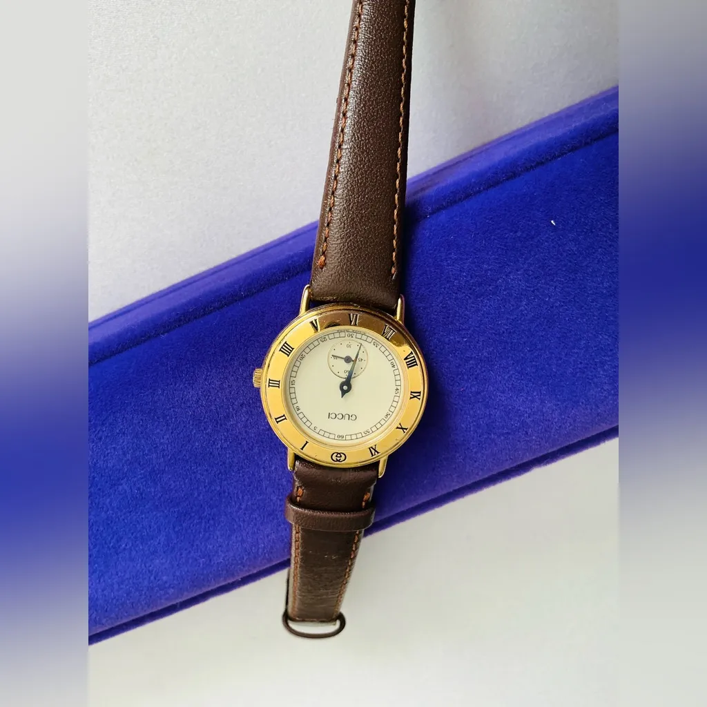 Ladies GUCCI wristwatch 💛🤎🤍💛 - Image 4
