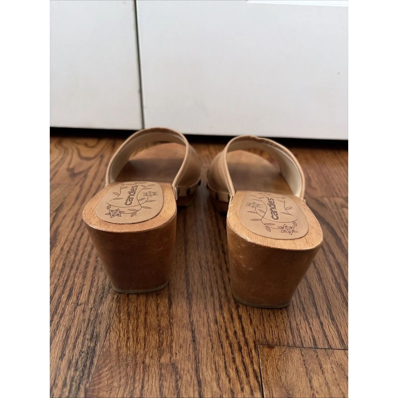 Candies Wooden and Leather  Sandals Brown Women’s Size 9 - Image 4