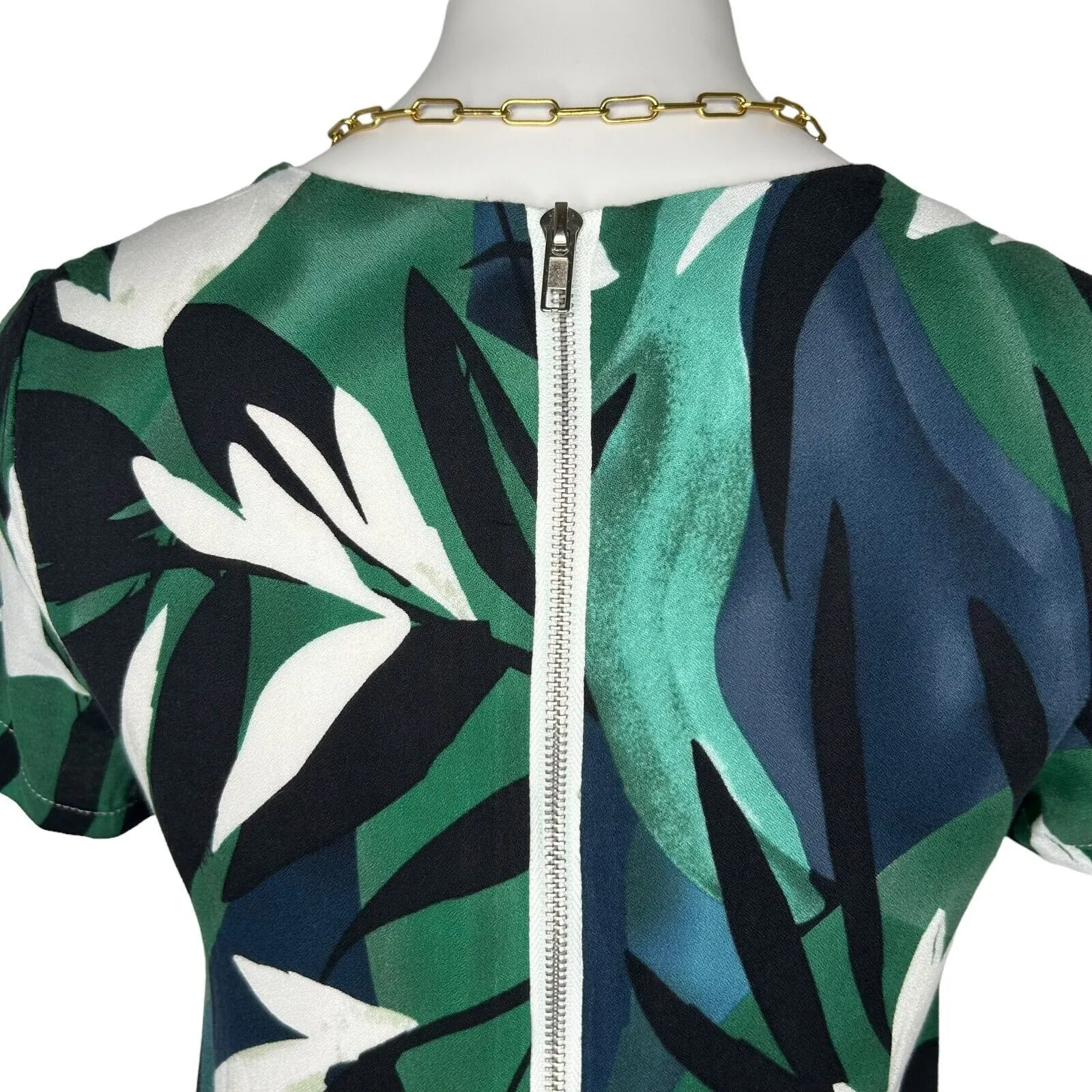 OLIVACEOUS Large Floral Print Green Back Zip Casual‎ Shift Dress Size S Tropical - Image 8