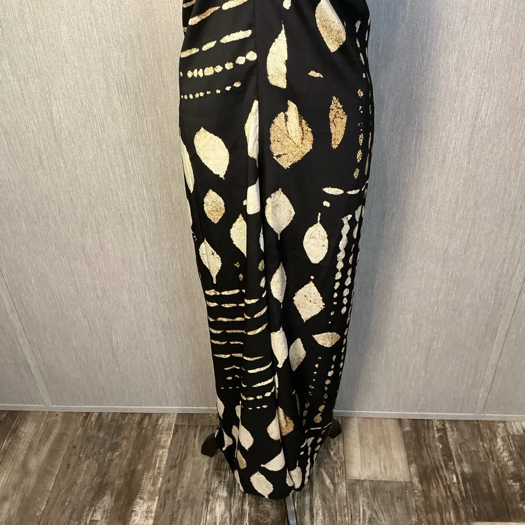 Banana Republic Elegant Black and Cream Halter Jumpsuit Size XL - Image 4