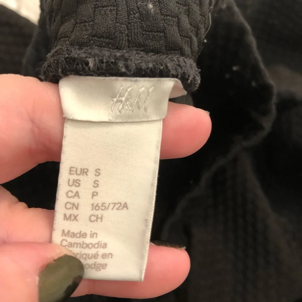 H&M Mini A-Line Flare Skirt Black Textured - Image 6