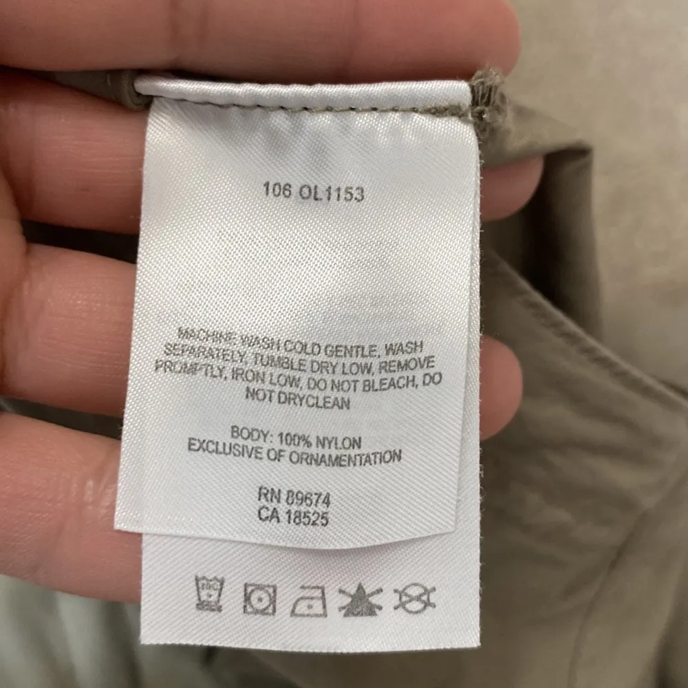 Mountain Hardwear Khaki Hiking Lightweight Nylon Capri Pants Size S - Image 4