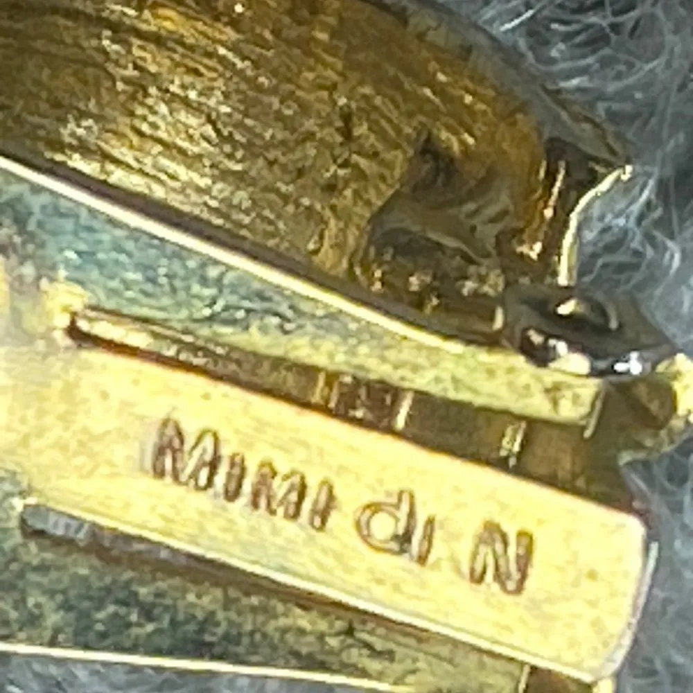 Mimi di N Vintage Clip on Earrings Gold Color Metal White Enamel Retro MCM - Image 3