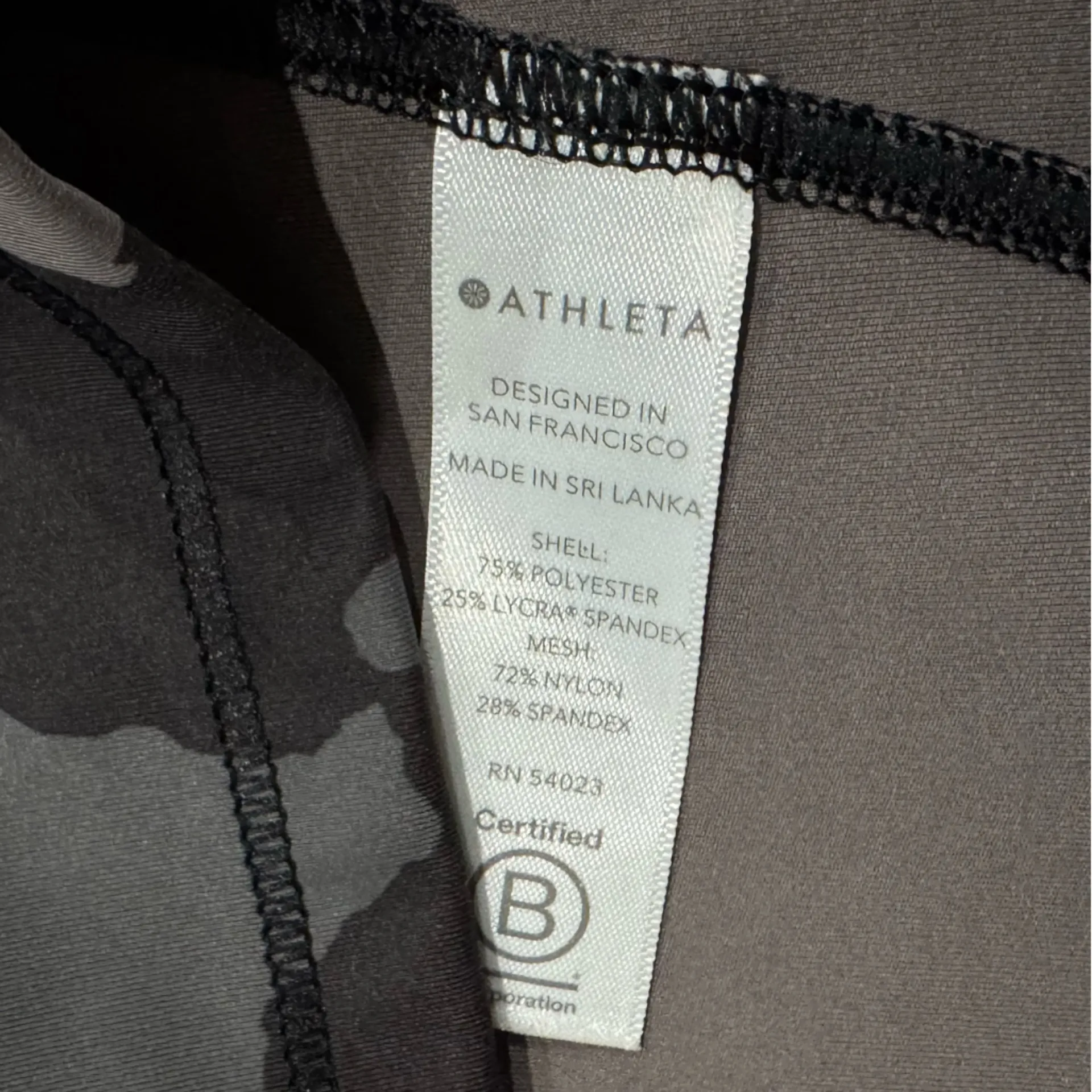 Athleta Lightning Camo Crop Tank in SuperSonic Camo Women’s XS - Image 3