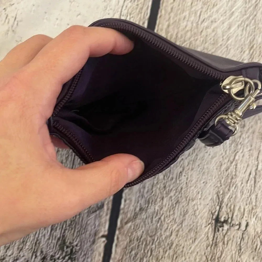 Express purple small wristlet bag - Image 3