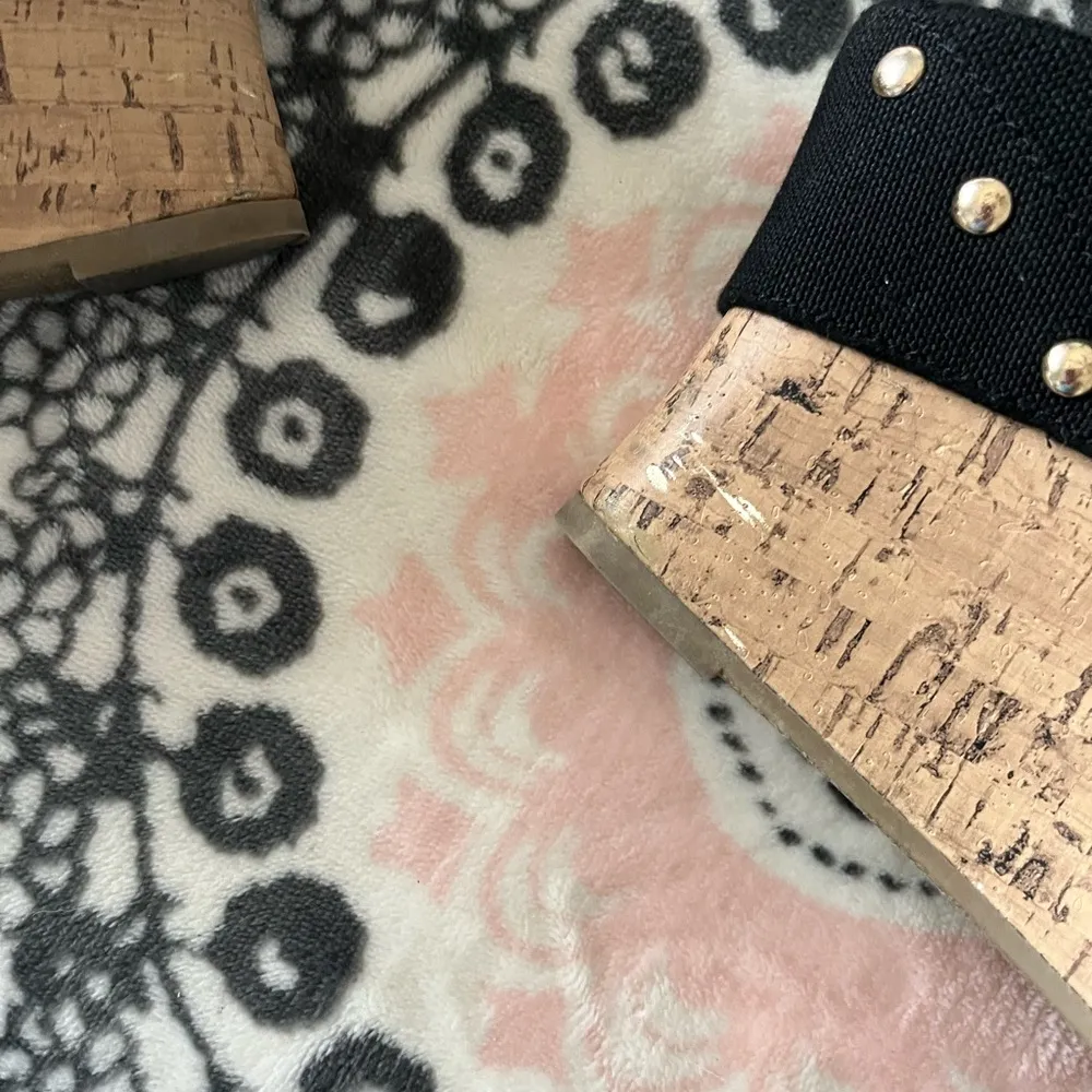 Black Wedge Sandals Platforms Cork Womens 8.5 - Image 10