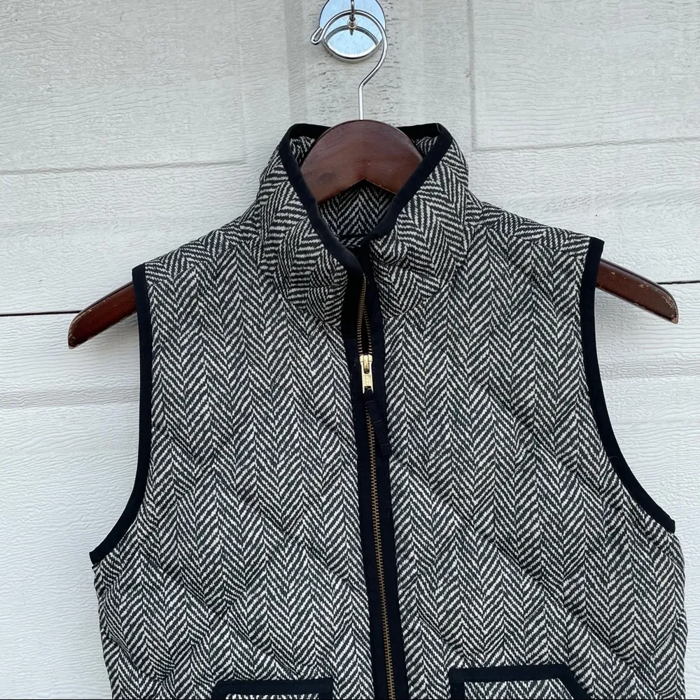 J Crew Women’s Vest Excursion Herringbone Beige Black Quilted Puffer XS - Image 4