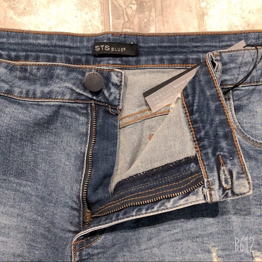 STS Blue Jeans Shorts Boyfriend Denim Destructed, Plus Size 37 OR Size 24 NWT - Image 7
