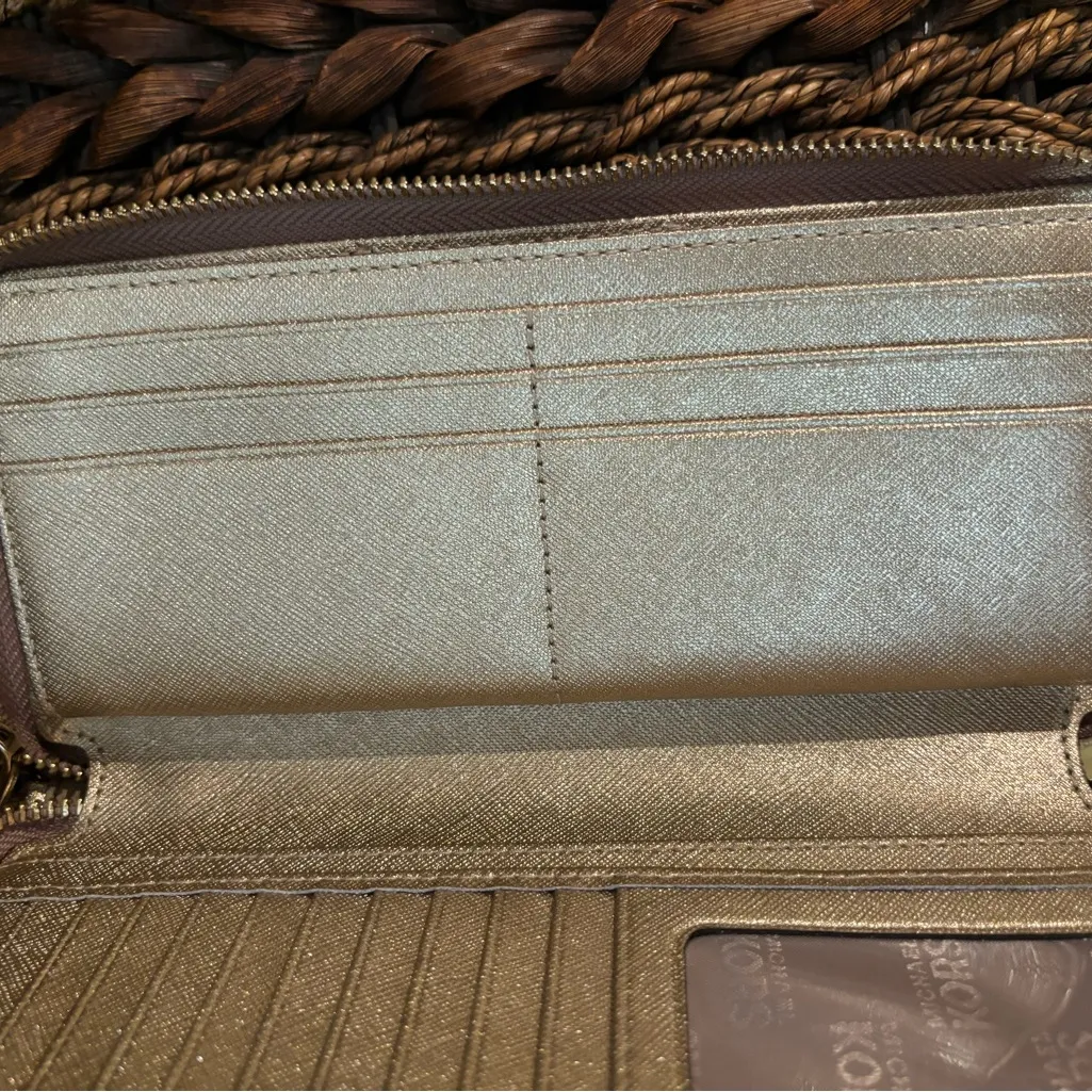 MICHAEL KORS GOLD TONE WALLET NWOT - Image 6