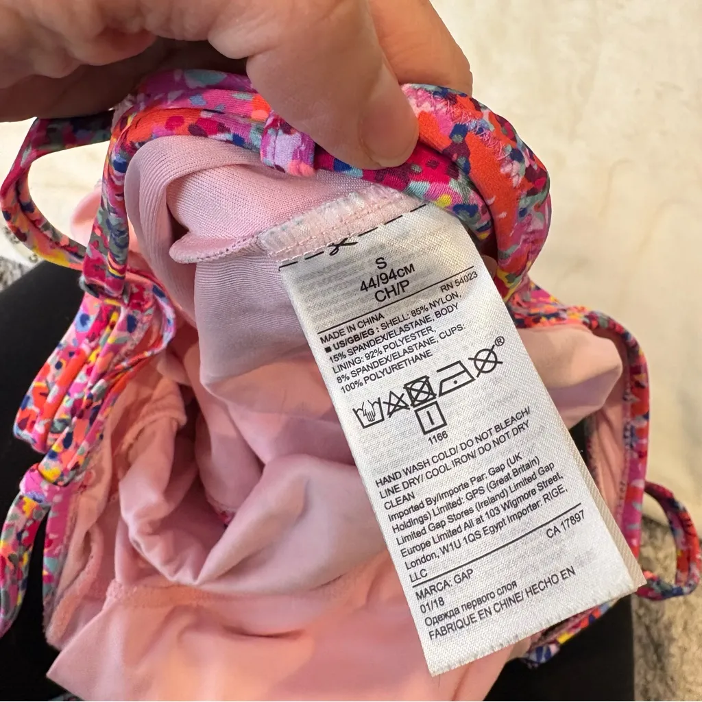 Gap Women’s Pink Floral Swimsuit Size Small One - Image 5