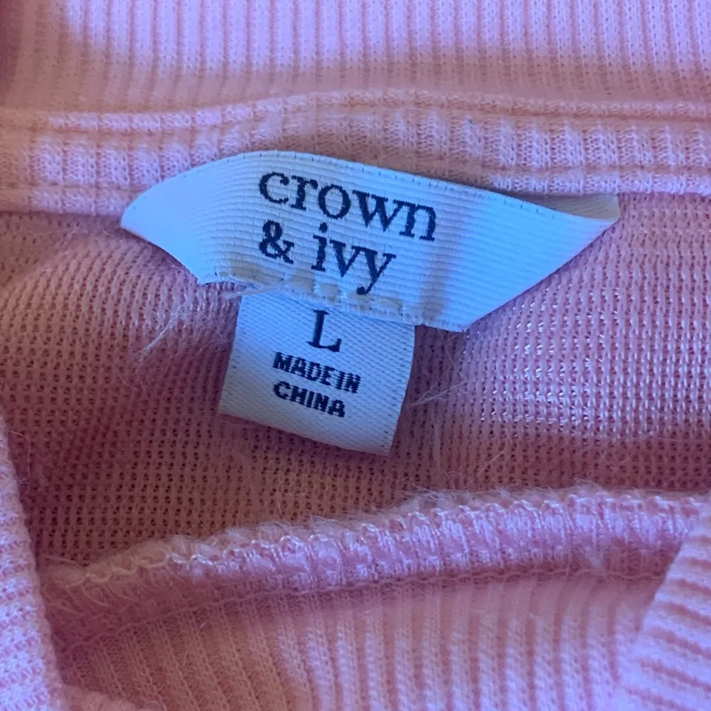 Crown & Ivy sweatshirt size Large Light Pink Soft Fuzzy Warm Crewneck Valentine - Image 2