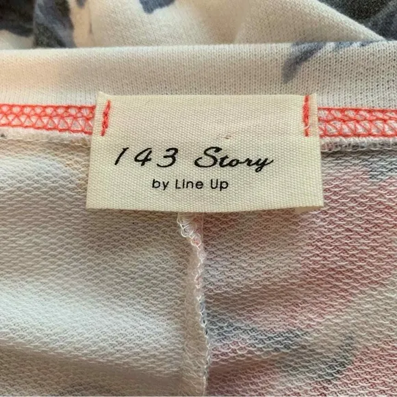 143 Story Floral Print‎ Top Womens Size Small White V-Neck Short Sleeve Summer - Image 3