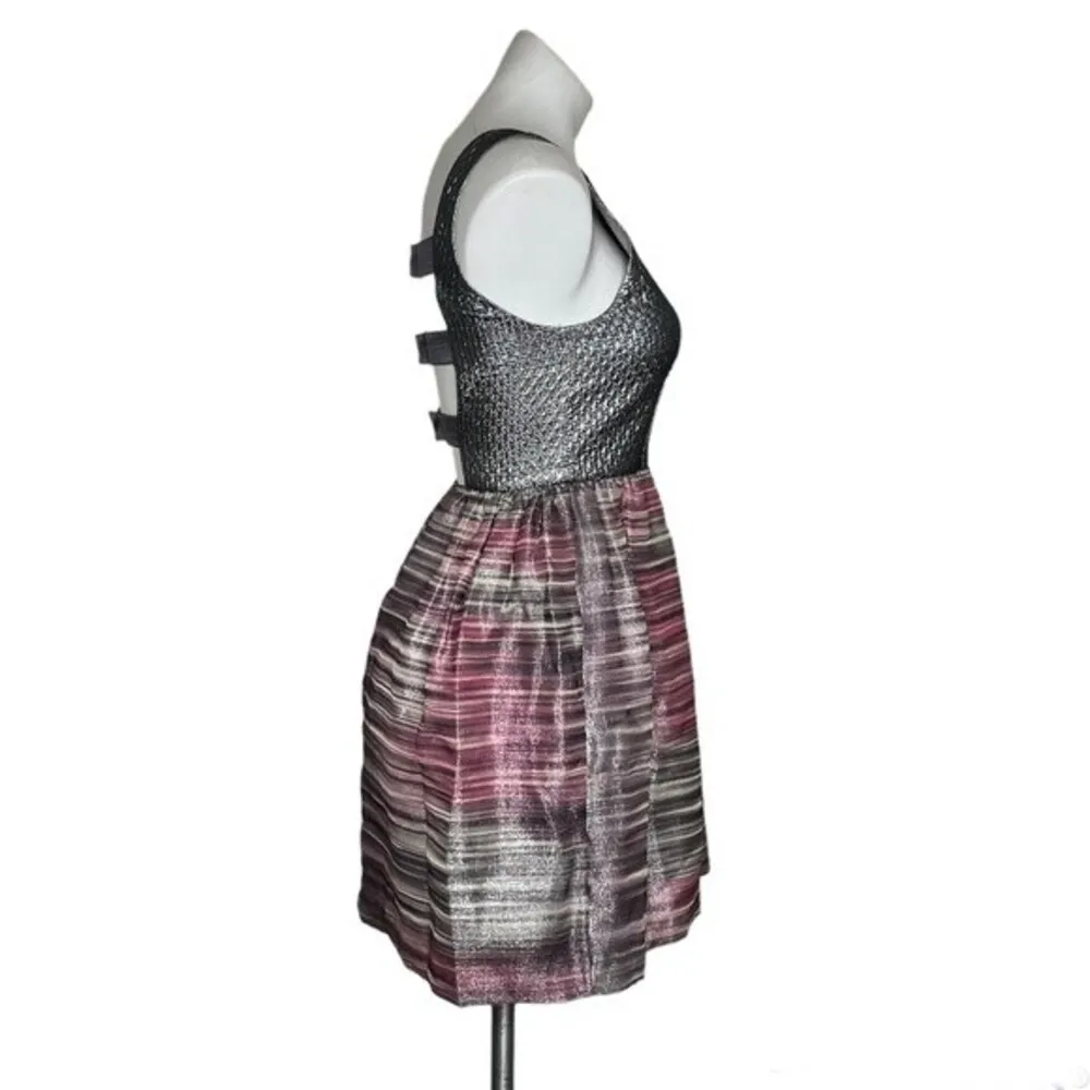 ALICE + OLIVIA Sleeveless Cocktail Dress Shimmer Open Back Bateau Neckline - Image 3