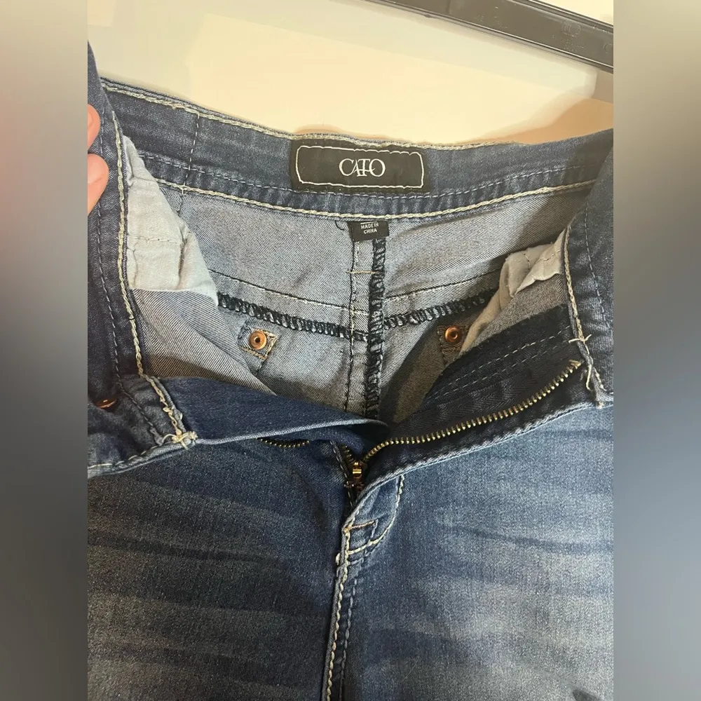 Cato Y2K Denim ContrastStitching EmbroiderDistressed MidRise Waist Capri Jean 14 - Image 13