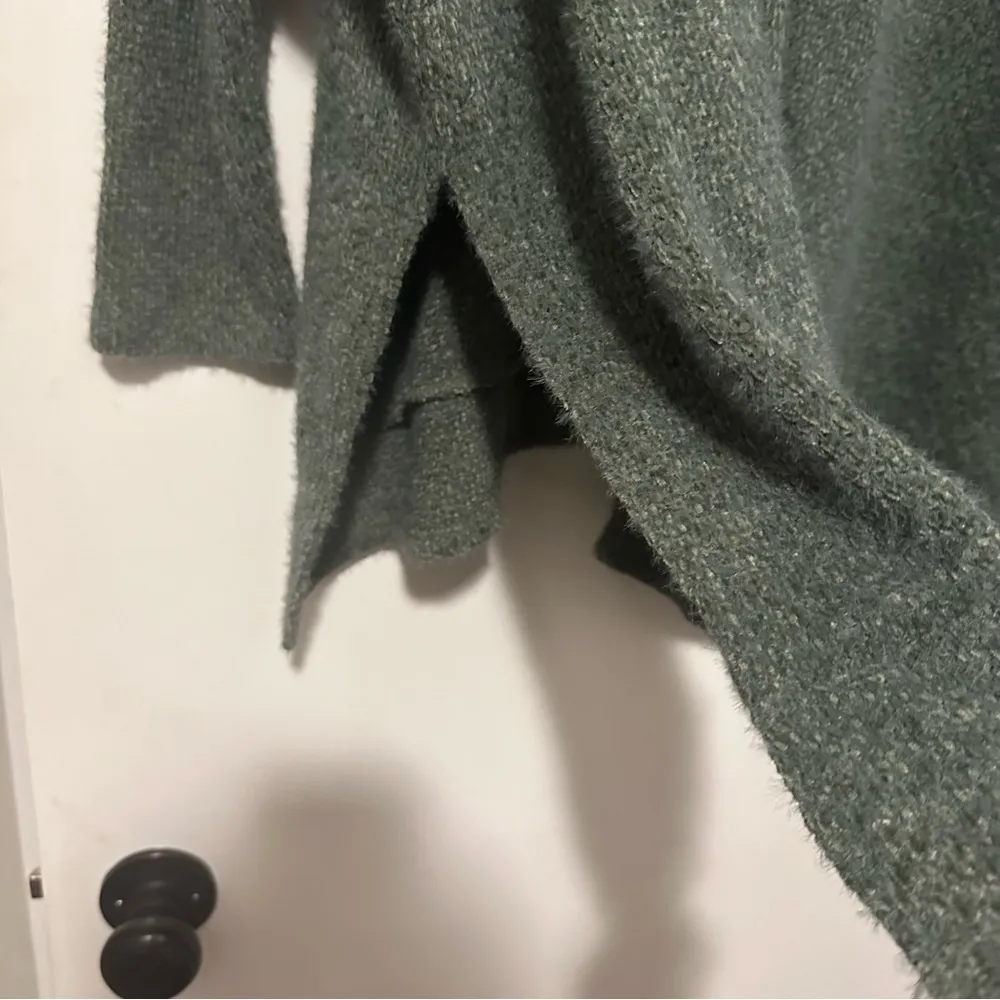 Pink Lily green oversized sweater size S - Image 4