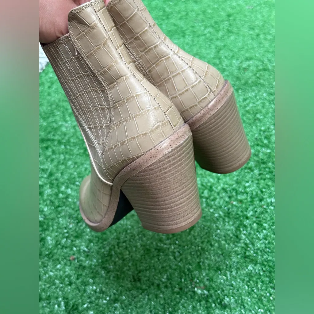 Rebecca Minkoff Sabana Bootie Croc Embossed Cream Leather Ankle Boots Size 9 - Image 9